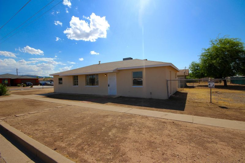 2162 E Parkway Dr, Phoenix, AZ 85040