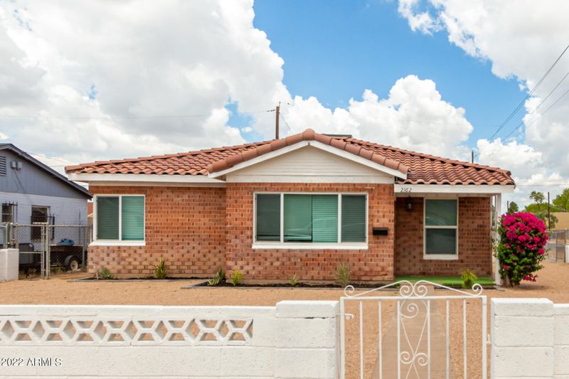 2162 E Violet Dr, Phoenix, AZ 85040