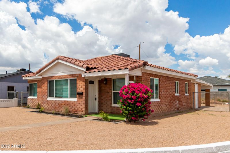 2162 E Violet Dr, Phoenix, AZ 85040