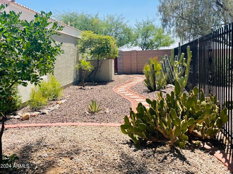 2162 S Valley Dr, Apache Junction, AZ 85120