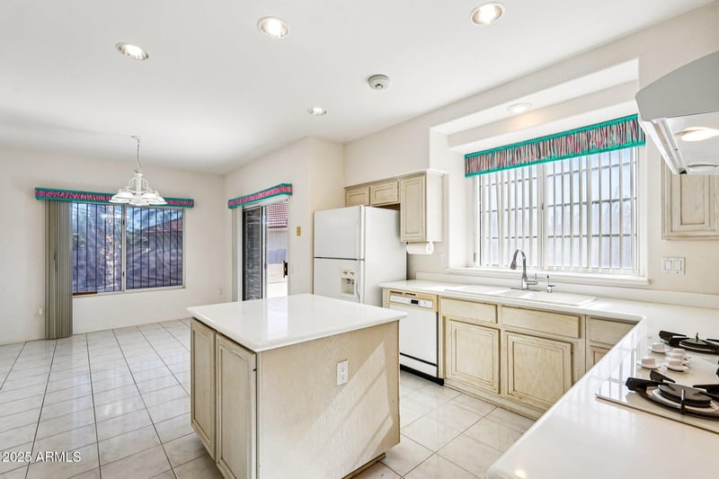 21620 150th Dr, Sun City West, AZ 85375