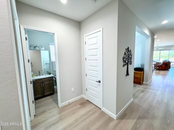 21622 58th St, Phoenix, AZ 85054