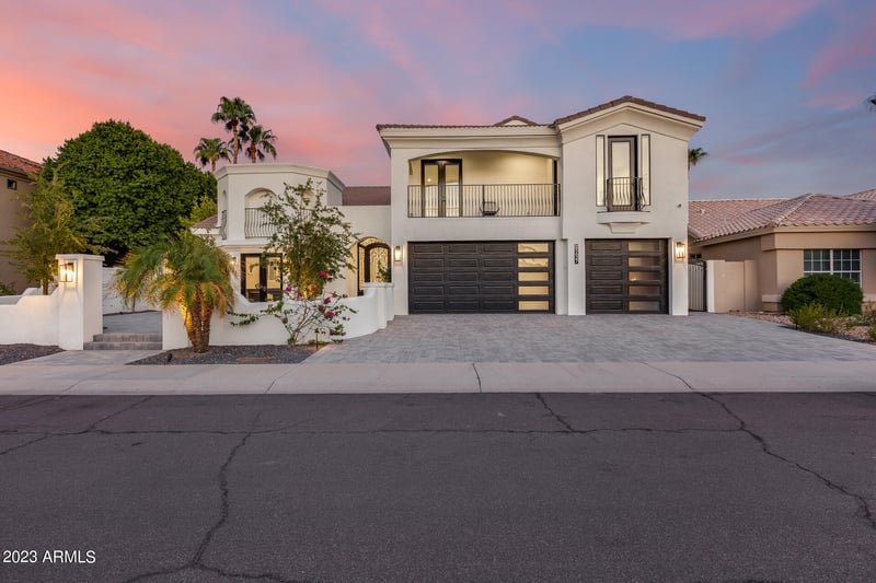21627 N 55th Dr, Glendale, AZ 85308