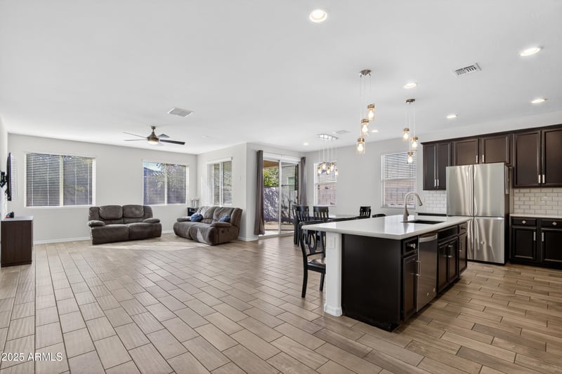 2163 Aston Dr, San Tan Valley, AZ 85144