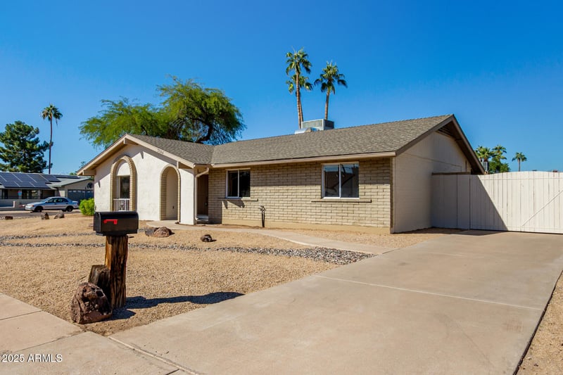 2164 Eugie Ave, Phoenix, AZ 85029