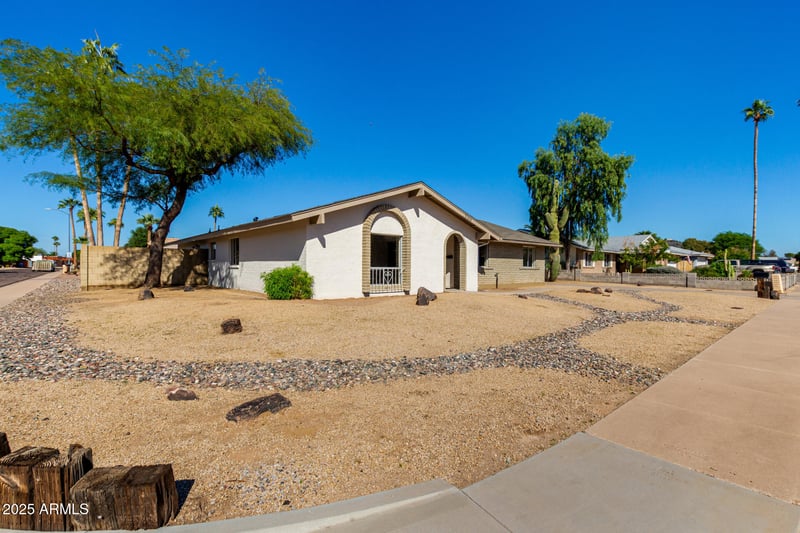 2164 Eugie Ave, Phoenix, AZ 85029