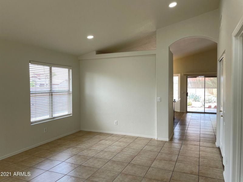 2164 S Edgewater Cir, Mesa, AZ 85209