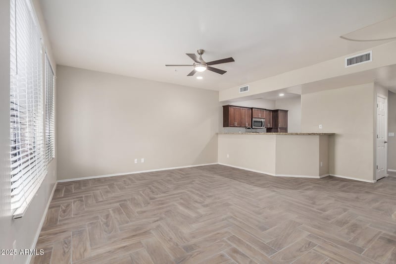 21655 36th Ave #106, Glendale, AZ 85308