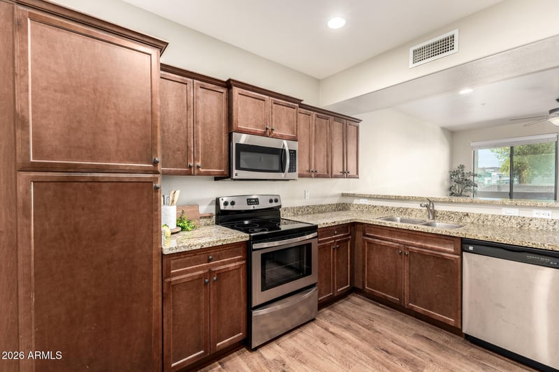 21655 36th Ave #103, Glendale, AZ 85308
