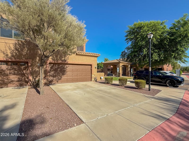 21655 N 36th Ave #118, Glendale, AZ 85308