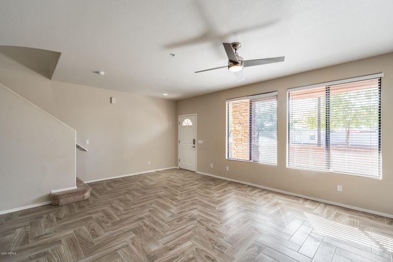 21655 N 36th Ave #136, Glendale, AZ 85308