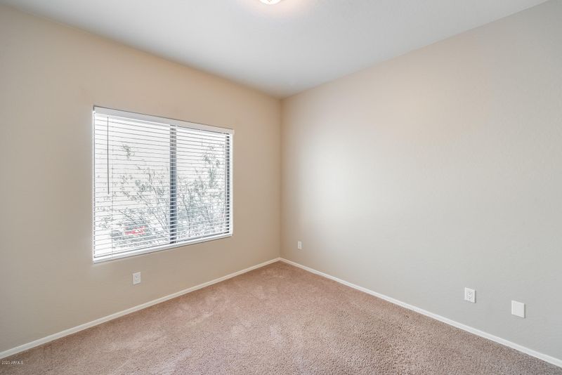 21655 N 36th Ave #136, Glendale, AZ 85308