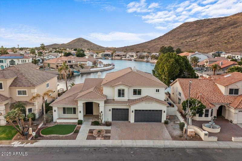 21682 53rd Dr, Glendale, AZ 85308