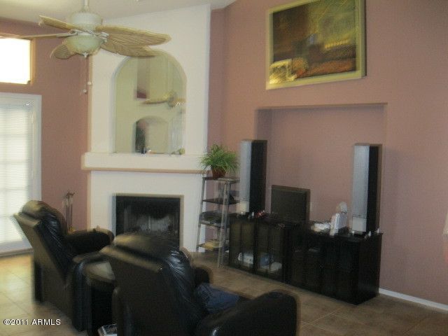 217 E Stonebridge Dr, Gilbert, AZ 85234