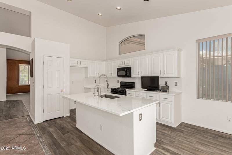 217 Smoke Tree Rd, Gilbert, AZ 85233