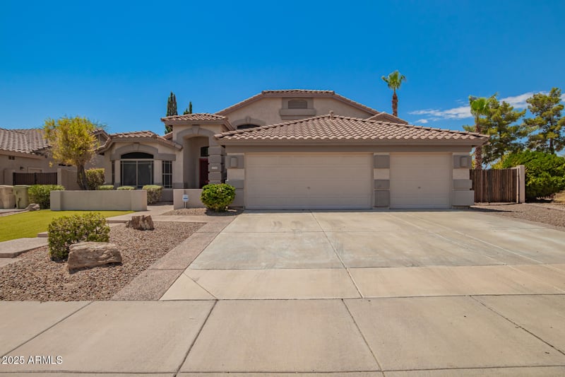 21708 70th Dr, Glendale, AZ 85308