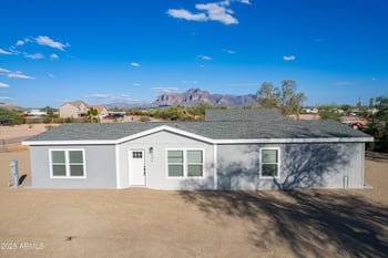 2171 Valley Dr, Apache Junction, AZ 85120