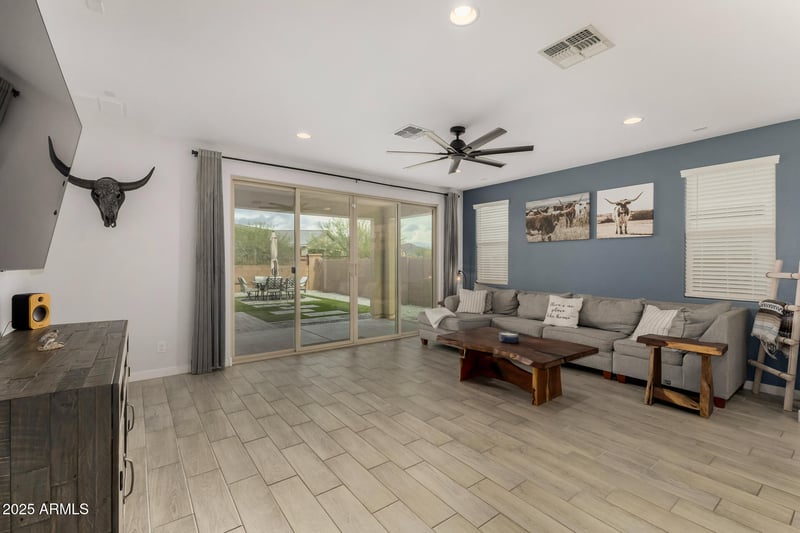 2174 Burnside Trl, Phoenix, AZ 85085