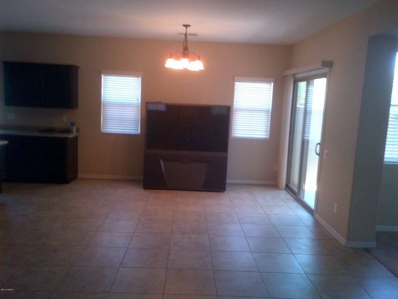2177 W Scully Dr W, Phoenix, AZ 85023