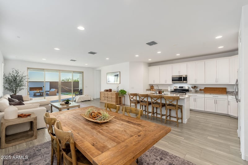 2179 Burnside Trl, Phoenix, AZ 85085