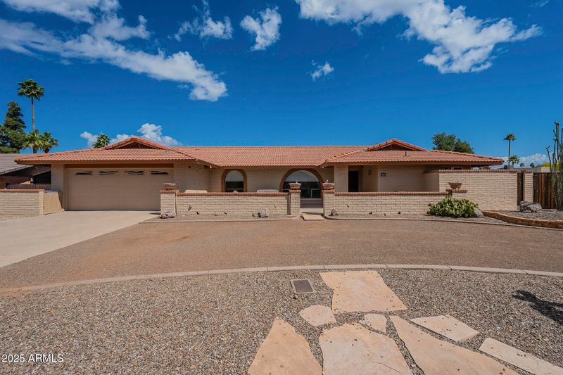 218 E Caribbean Ln, Phoenix, AZ 85022