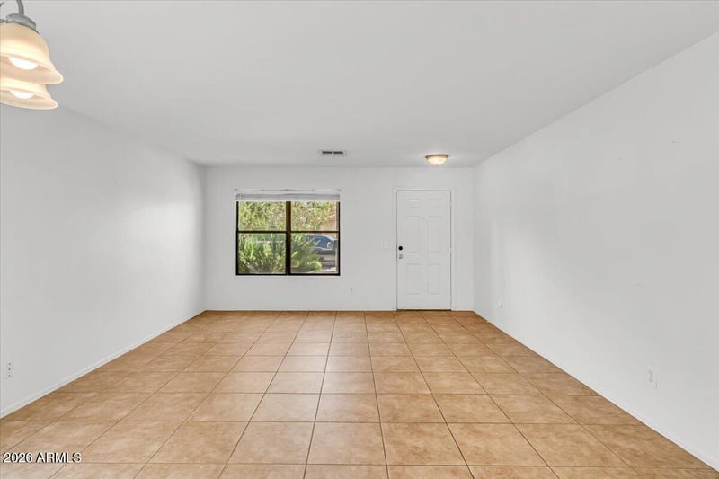 218 E Milada Dr, Phoenix, AZ 85042