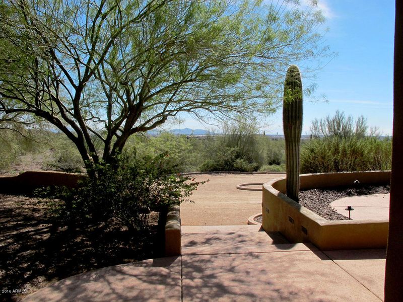 218 E Yearling Rd, Phoenix, AZ 85085
