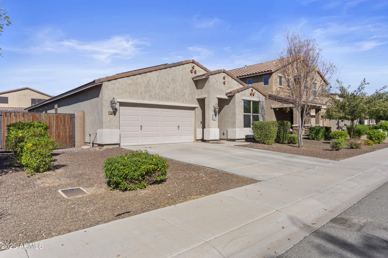 218 Santori Dr, San Tan Valley, AZ 85140