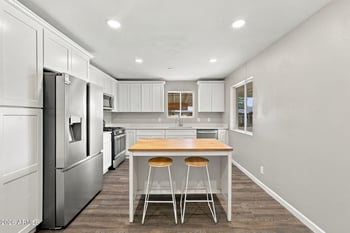 218 W Beautiful Ln, Phoenix, AZ 85041