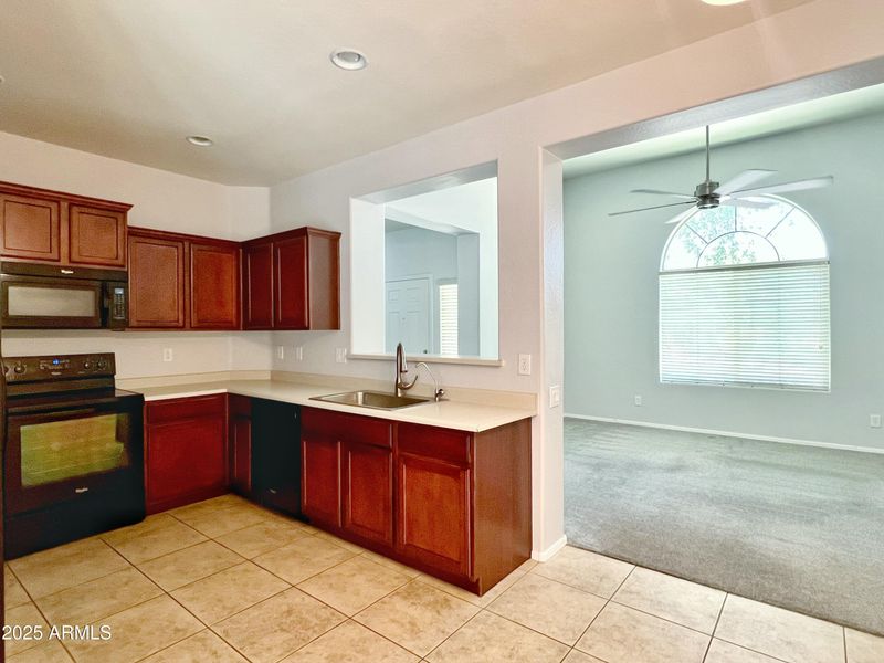 2180 W Scully Dr, Phoenix, AZ 85023