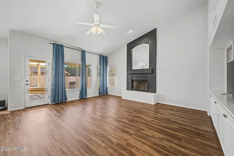 21805 61st Ave, Glendale, AZ 85310