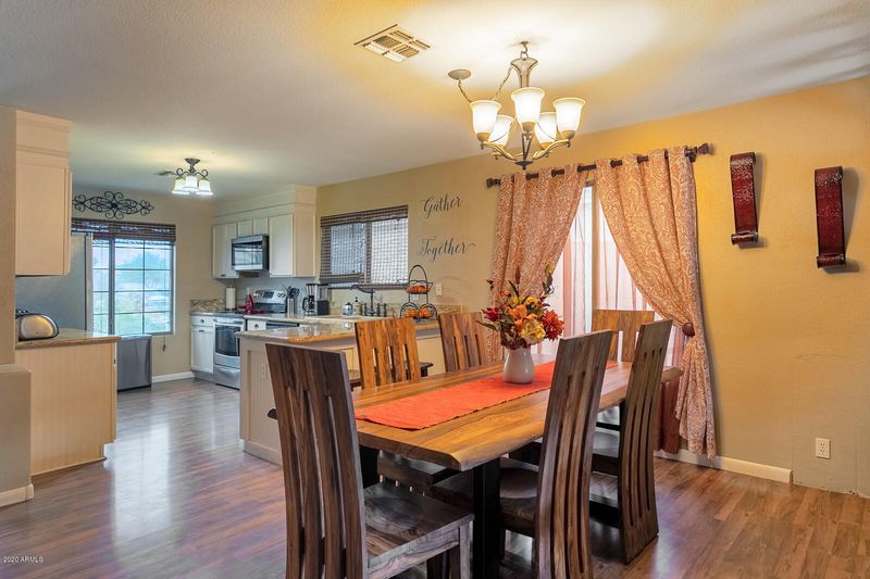 21829 N 33rd Ave, Phoenix, AZ 85027
