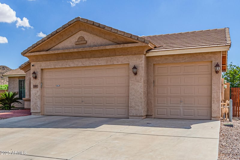 2189 Mila Way, San Tan Valley, AZ 85144
