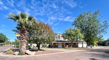 219 Harmont Dr, Phoenix, AZ 85021