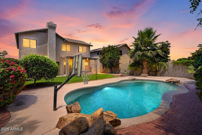 219 W Angela Dr, Phoenix, AZ 85023