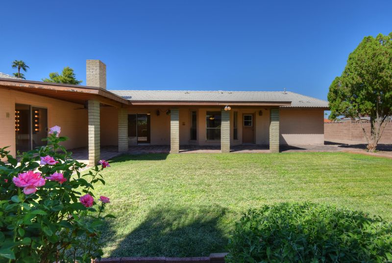 219 W Interlacken Dr, Phoenix, AZ 85023
