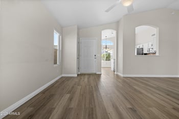 21956 74th Ln, Glendale, AZ 85310