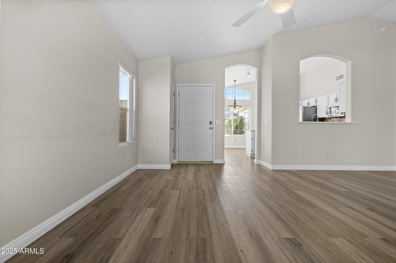 21956 74th Ln, Glendale, AZ 85310