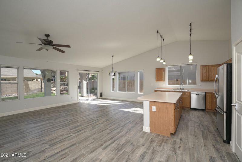 220 E Betsy Ct, Gilbert, AZ 85296