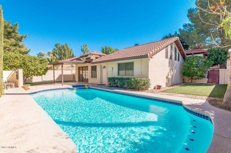 220 E Kroll Dr, Gilbert, AZ 85234