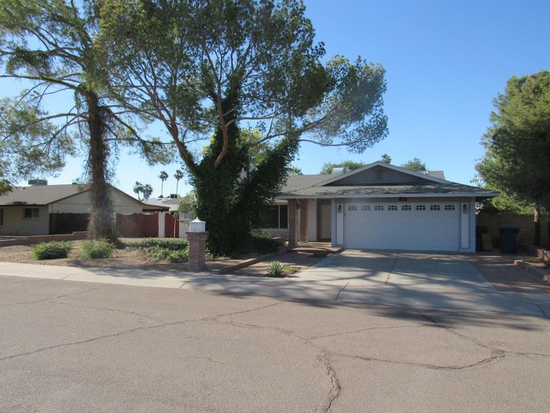 220 E Woodman Dr, Tempe, AZ 85283