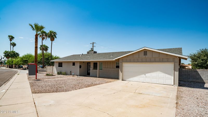 220 N Comanche Dr, Chandler, AZ 85224