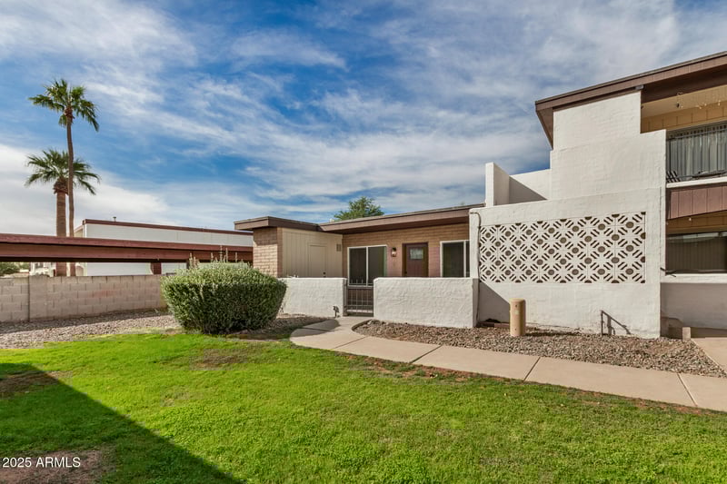 220 Old Litchfield Rd #109, Litchfield Park, AZ 85340