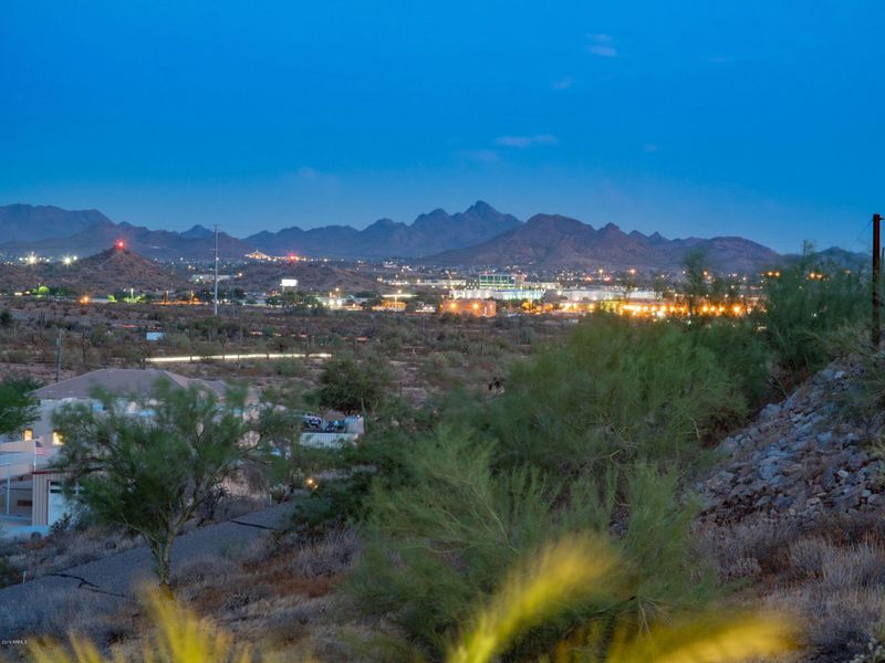 220 W Briles Rd #-, Phoenix, AZ 85085