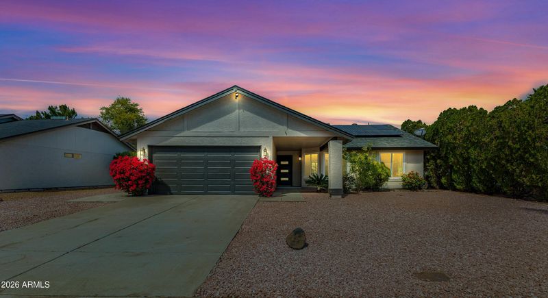 220 W Oraibi Dr, Phoenix, AZ 85027