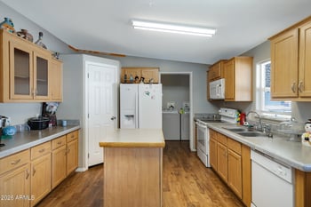 2200 Delaware Dr #76, Apache Junction, AZ 85120