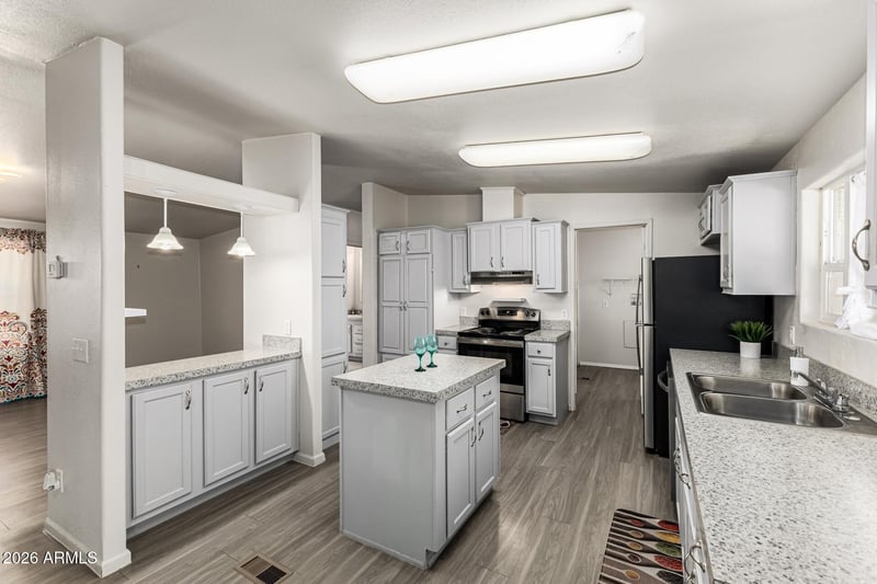 2200 N Delaware Dr #69, Apache Junction, AZ 85120