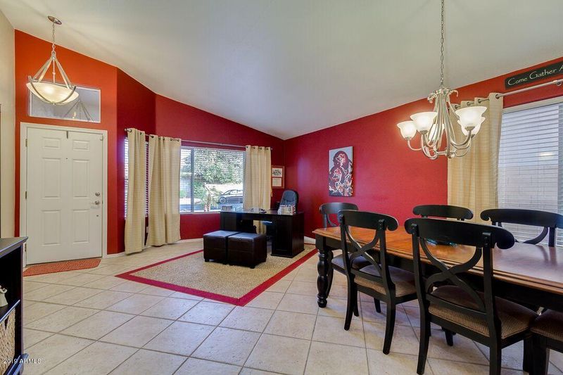 2200 S Southwind Dr, Gilbert, AZ 85295