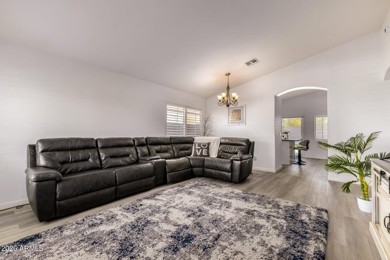22001 35th Dr, Glendale, AZ 85310