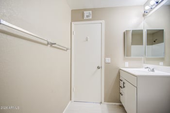 2201 Comanche Dr #1055, Chandler, AZ 85224